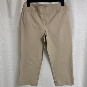 Dana Buchman Signature tan capri pants. Size 10